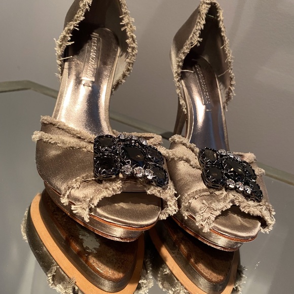 BCBG peep toe vintage satin pump - Picture 5 of 9